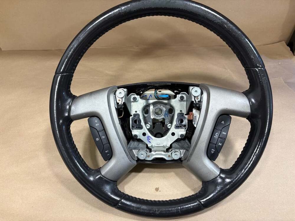 2009-13 Silverado Sierra Steering Wheel Ebony Leather 25841467 w/ Controls